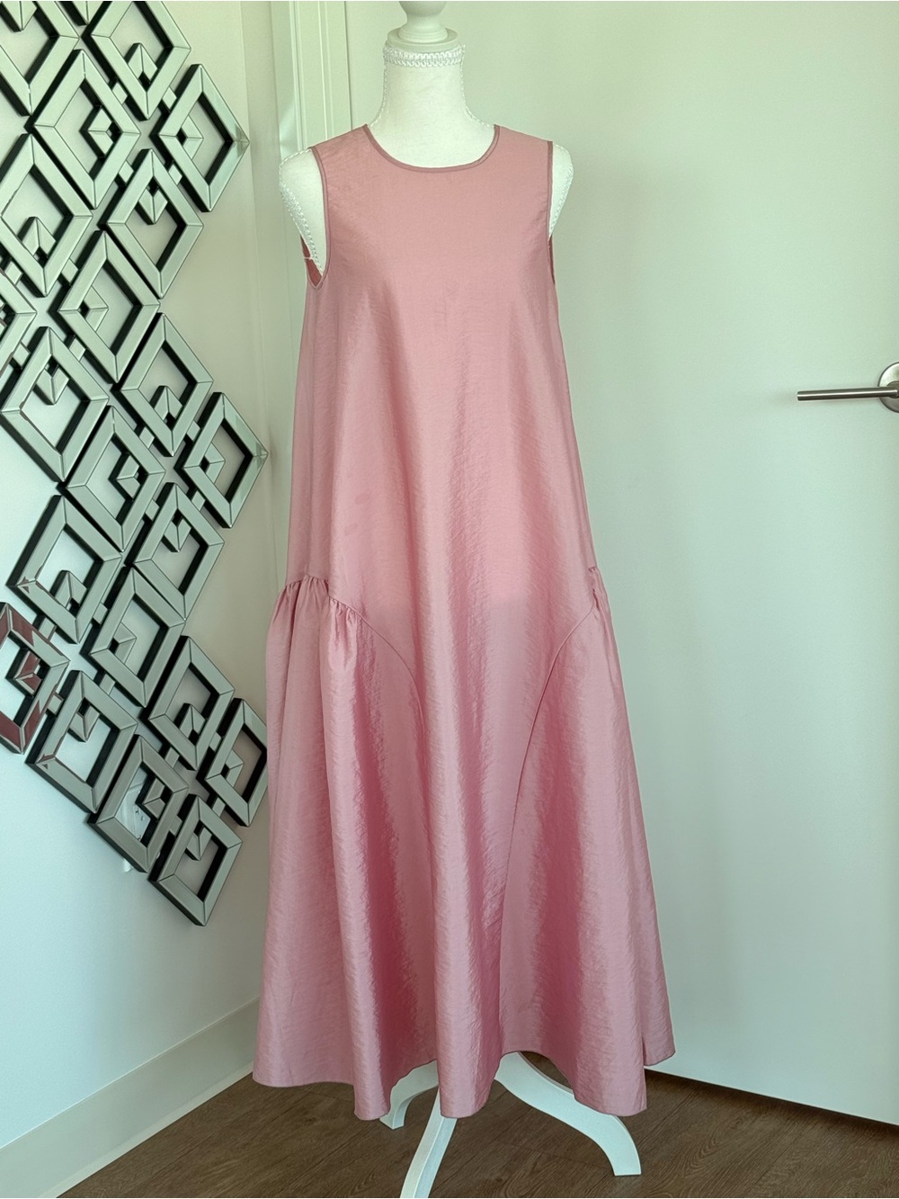 Max&Co Sleeveless Pink A-Line Midi Dress